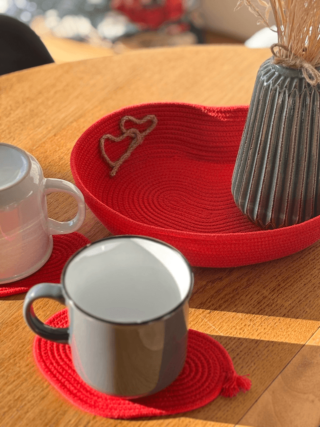 Panier décoratif &quot;Coeur&quot; et ses dessous de tasse 
